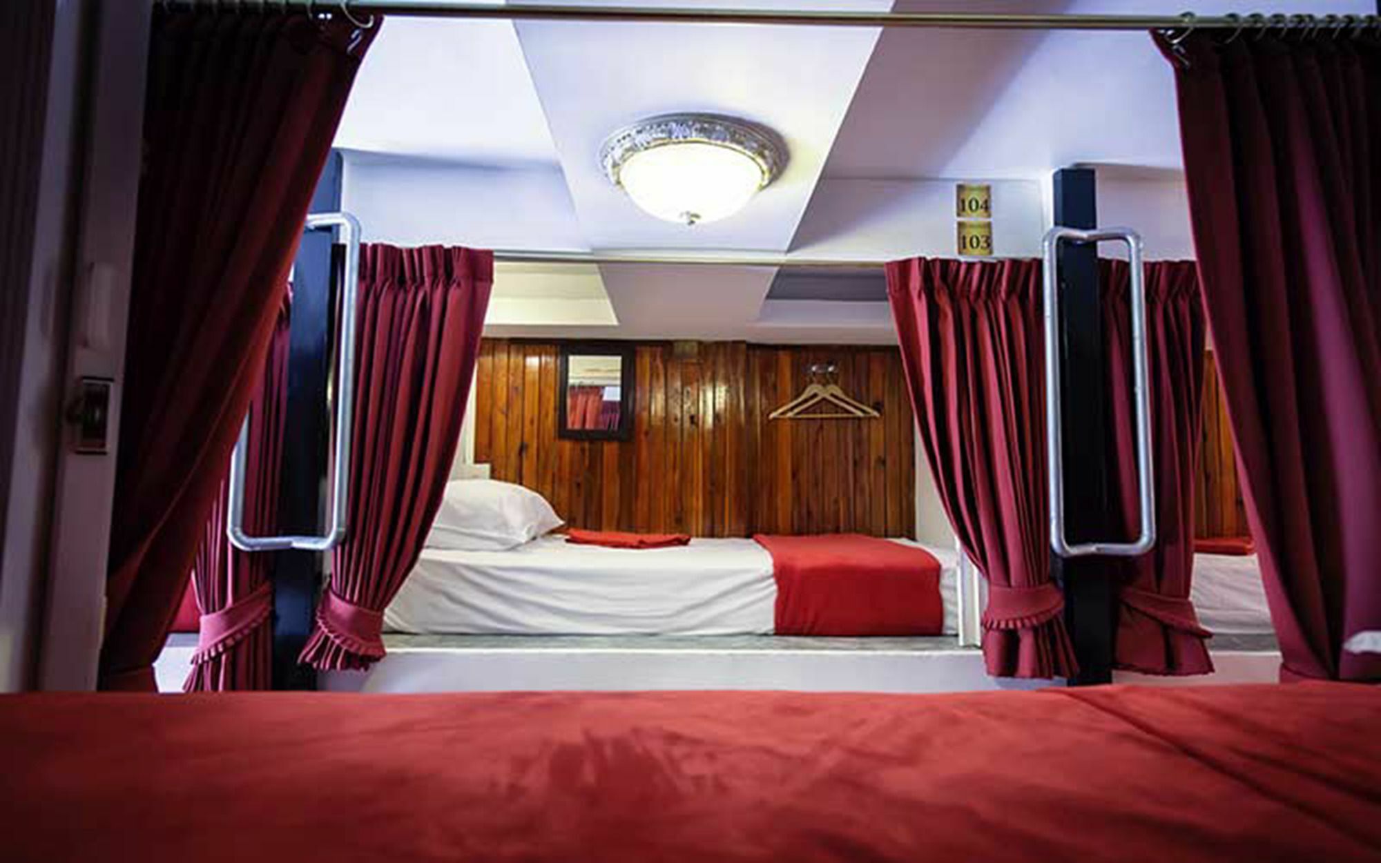 Haad Rin Beach Luxury Hostel Екстер'єр фото